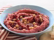 Ce houmous coloré d’hiver se prépare en 5 minutes et fait toujours son effet à l’apéro