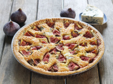 Tarte amandine aux figues et à la fourme d'Ambert