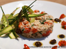 Araignée de mer aux tomates confites, asperges et tapenade