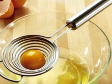 8 ustensiles pour cuisiner les œufs plus facilement