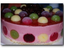 Bavarois aux fraises et ses bulles de fruits colorées