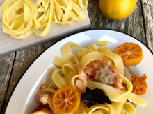 Lotte rôtie, tagliatelles aux palourdes et agrumes