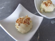Boule coco chocolat blanc et pépites caramélisées