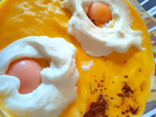 Crème de potiron, écume de lard fumé et œufs pochés