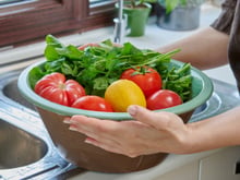 Comment (vraiment) débarrasser vos légumes des résidus de pesticides ? L'astuce qui change tout !