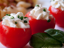 Tomates cocktails en robe blanche