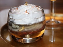 Huîtres en gelée d'Entre-deux-Mers et sa crème fouettée au piment d'Espelette