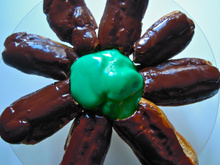 Fleur pistache/chocolat noir en pâte à chou