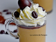 Panna cotta au café garnie de ganache au chocolat