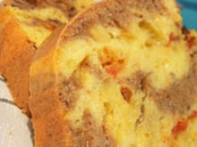 Cake marbré aux tomates confites, olives noires & cumin