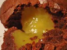 Gâteau au chocolat, cœur coulant à la mangue