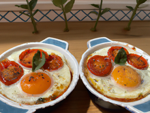 Tomates aux œufs cocottes