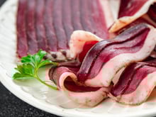 Comment réaliser son propre magret séché pour les fêtes, une solution économique ?