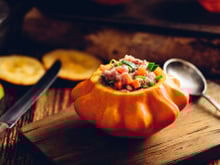 Pour changer de la courge ou du potimarron, Laurent Mariotte propose une recette de pâtissons farcis !