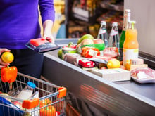 Colorants alimentaires et cancer : une nouvelle étude établit un lien, les recommandations d’une experte pour y être moins exposé