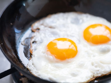 Croustillant à l’extérieur et moelleux à l’intérieur, comment faire les fameux œufs au sésame tendance sur les réseaux ?