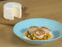 Saint-Jacques snackées à la crème de Chaource AOP et brunoise de légumes