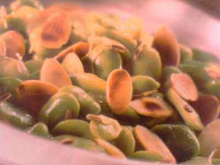 Fèves aux amandes grillées