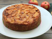 Ce gâteau aux pommes et caramel au beurre salé dépasse de loin celui de mamie