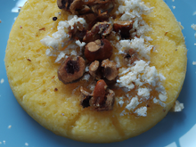 Polenta au bleu d'Auvergne et aux noisettes express