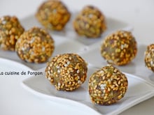 Boules (barres) aux dattes et aux noix, linette et spiruline, vegan