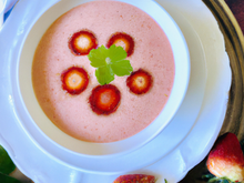 Soupe au fraises au vin mousseux rosé