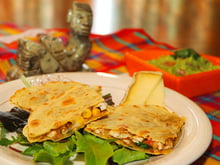 Quesadillas au poulet, maïs et Tomme de Savoie IGP