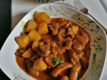 Curry de porc à la pomme et à la banane