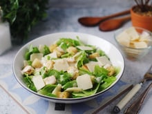Pour les beaux jours, voici la recette de ce bowl protéiné façon salade césar très facile à refaire chez vous !