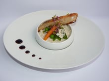 Risotto de roquefort Papillon et petits légumes bio, pousses et pain croustillant