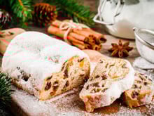 Une des recettes emblématiques de Noël : voici comment faire un Stollen, ce délicieux gâteau traditionnel !