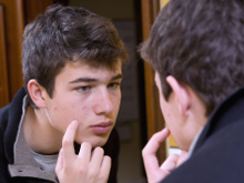 Acné : quels aliments éviter pour ne pas avoir de boutons ?