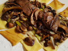 Feuilleté aux aiguillettes de canard et cèpes