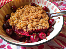 Crumble aux cerises et au miel