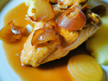 Ailerons de poulet au caramel d'épices, pomme purée façon Robuchon à la ciboulette
