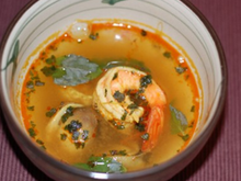 Soupe acidulée aux crevettes