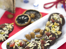 Mendiants chocolat noir, amandes et fruits confits