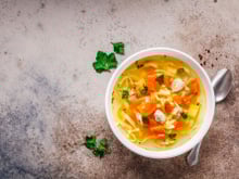 Comment faire un bouillon de volaille maison ?