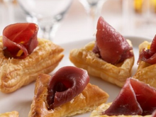 Mini-feuilletés de magret séché