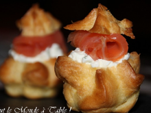 Mini choux fourrés chantilly à l'aneth et saumon fumé