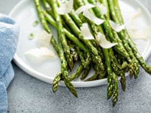 Asperges grillées et parmesan