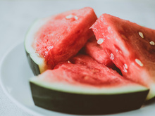 Votre pastèque n’a pas de goût ? Cet ingrédient que vous avez dans votre placard va tout changer !