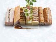 Carré de porcelet rôti laqué, la poitrine fondante