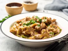Comment réussir un bœuf Stroganoff, le plat réconfortant à cuisiner en 10 minutes ce week-end