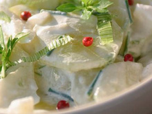 Salade de pommes de terre et oignons nouveaux