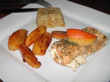 Kaki cuit en trois façons sur pavé de saumon aneth-citron vert