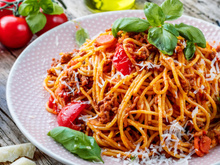 “Des pâtes à la fois gourmandes et légères” : l’astuce parfaite pour alléger vos pâtes bolognaises sans sacrifier le goût