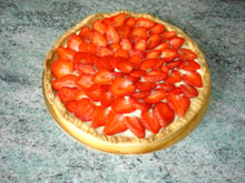 Tarte aux fraises, crème semi-mousseline et caviar de vanille