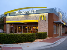 Ce McDonald's est le seul à avoir cette couleur unique au monde : voici pourquoi