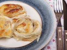 Petits feuilletés au jambon de Parme et Emmental